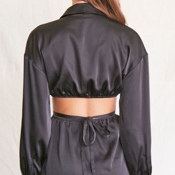 Nwt Black button up long sleeve cut out dress - Picture 2 of 4